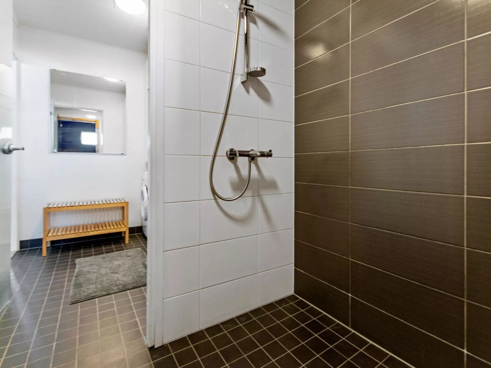 Skivillas 78 ukkohalla (7)-Drinnen