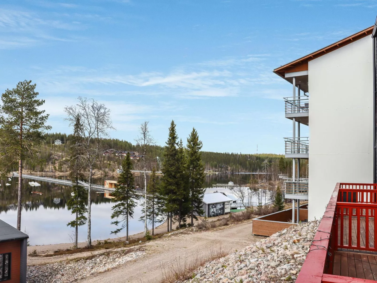 Skivillas 47 ukkohalla (a7)-Dedans