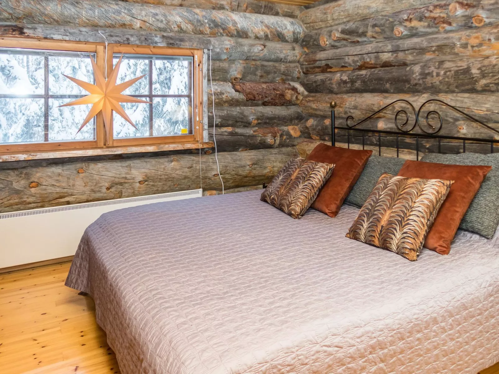 Ruka-rokova 2-Dedans