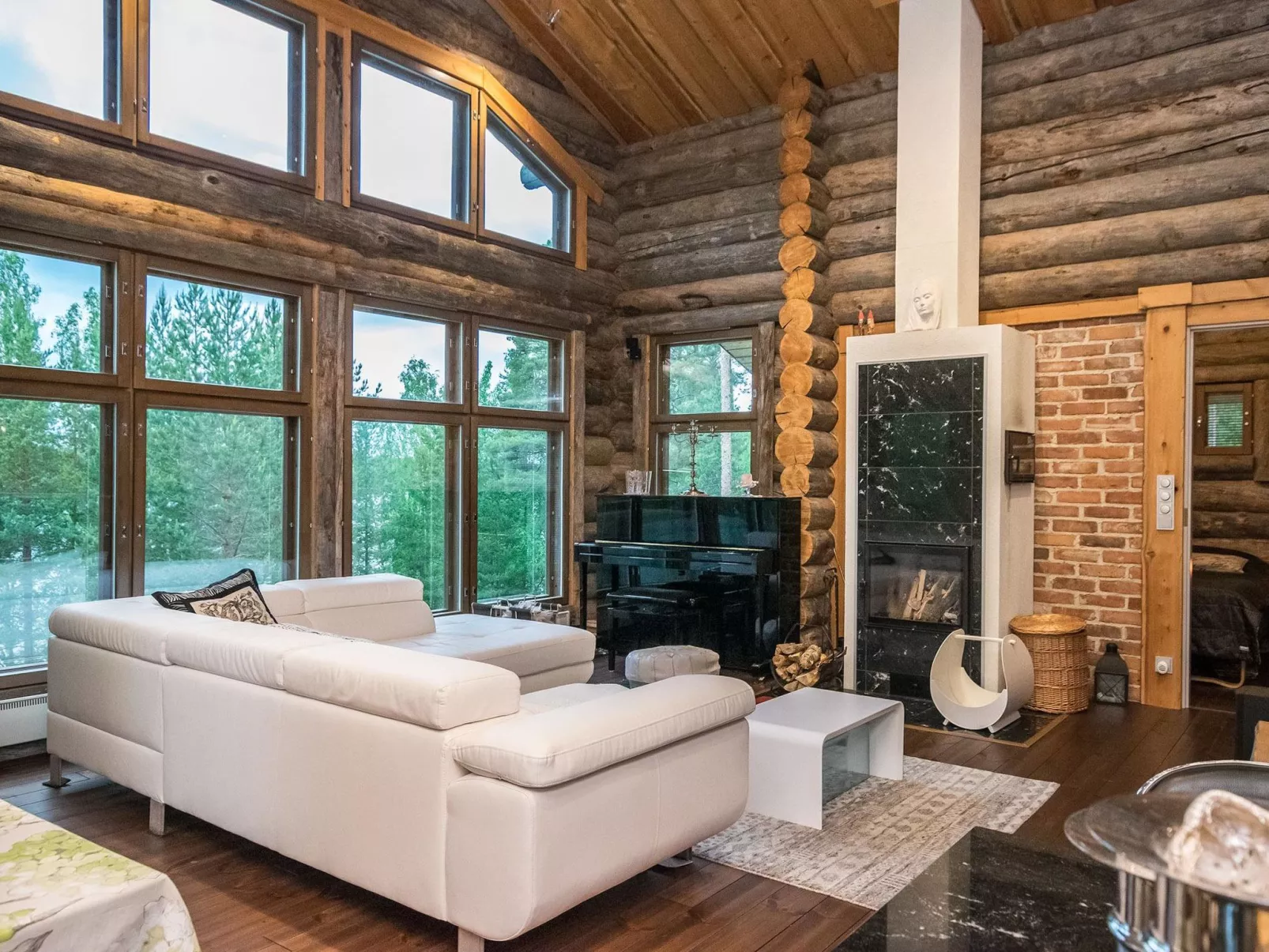 Villa sieponpesä-Drinnen