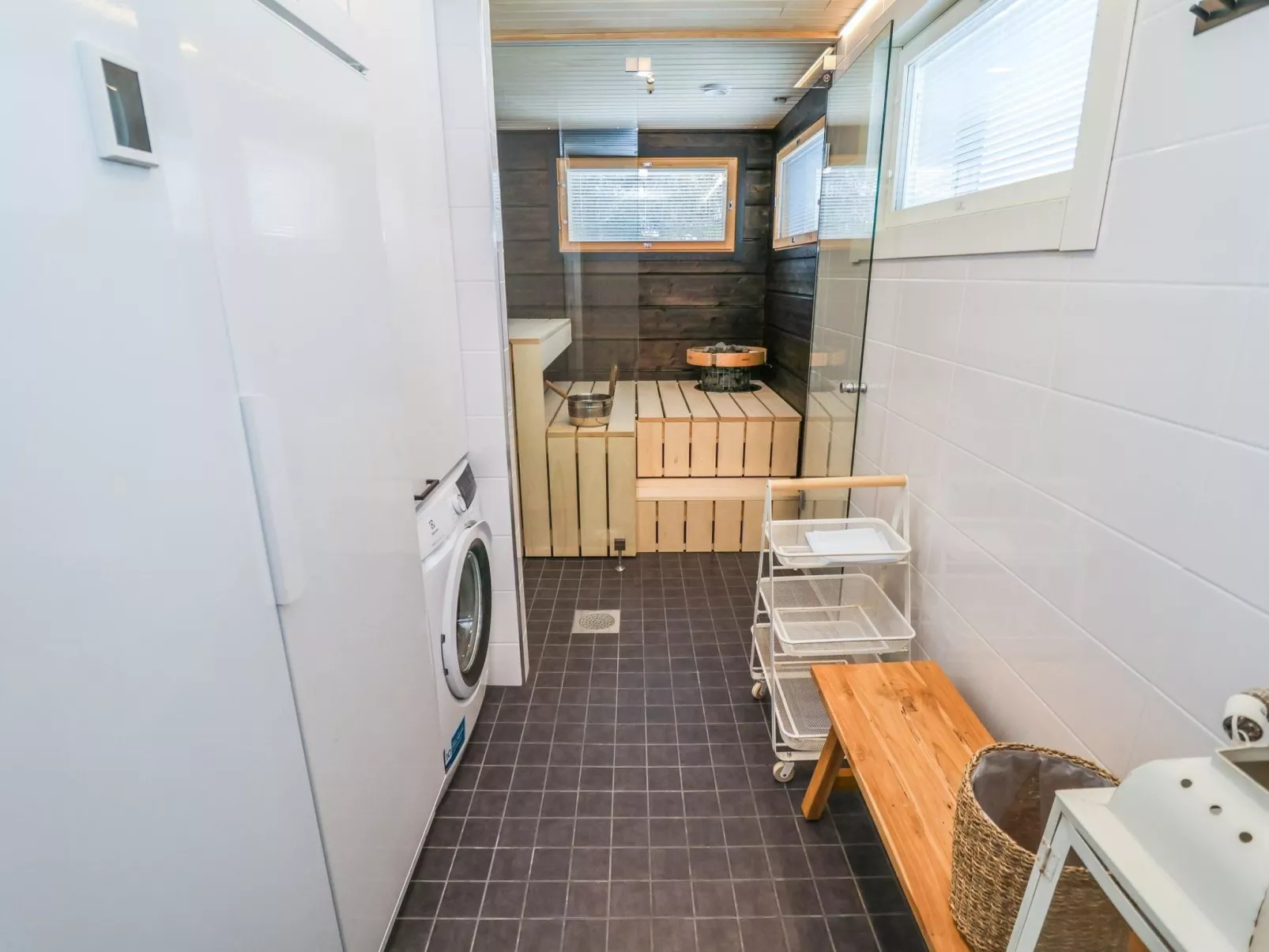 Koukkupolku 5-Drinnen