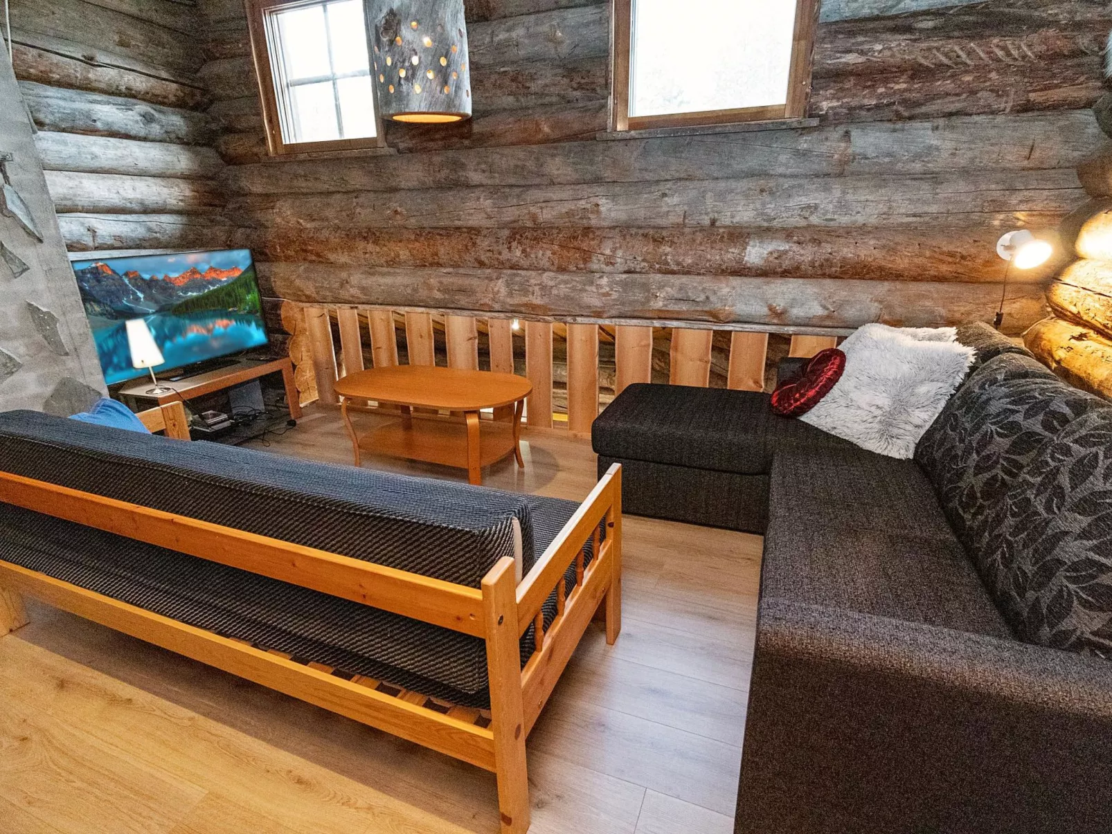 Agenttimajat 2-Dedans