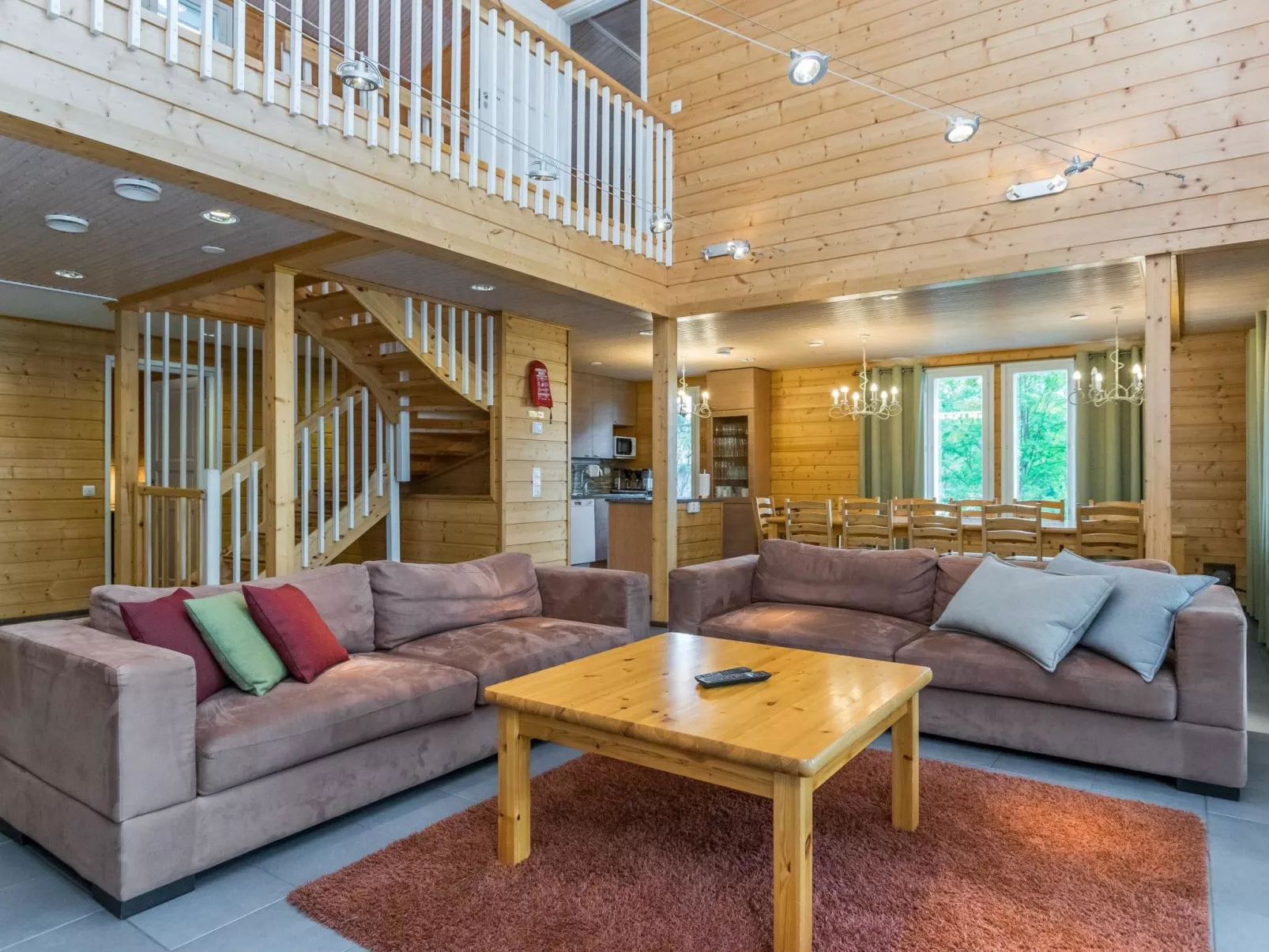 Kartanohuvila-Inside