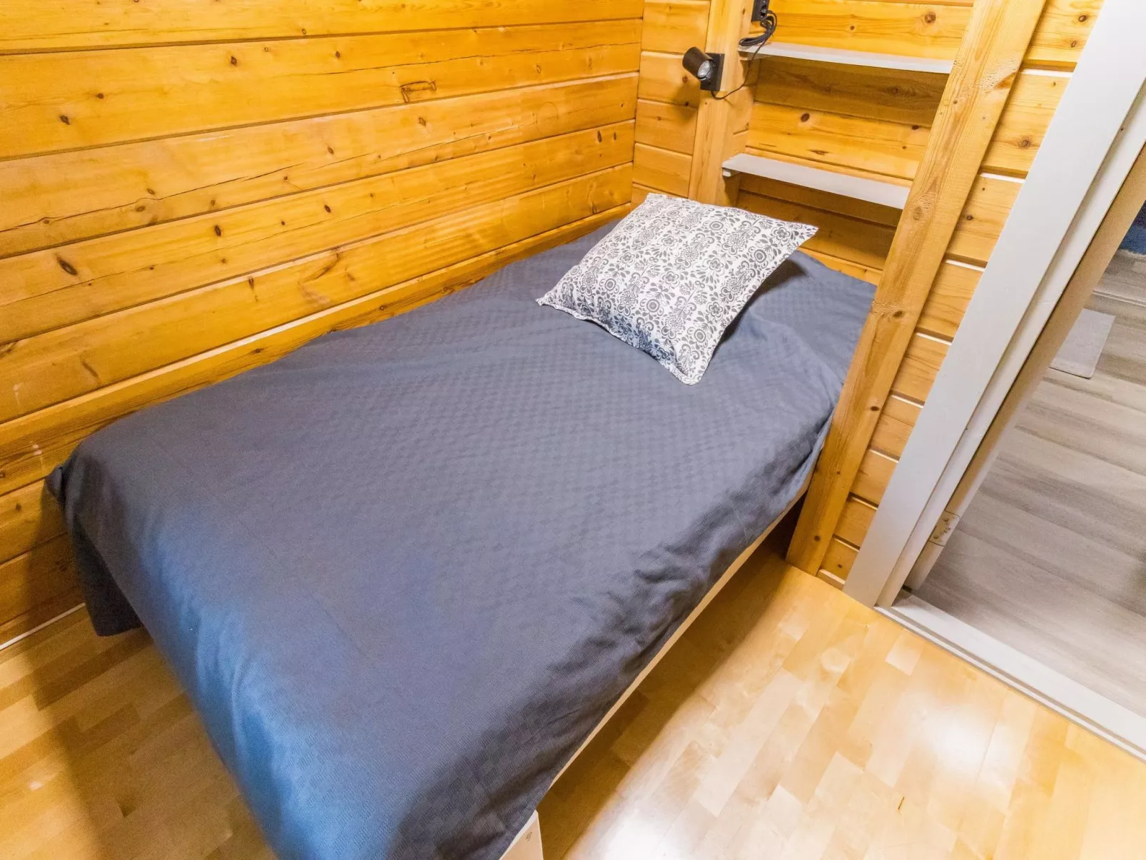 Tahkon käkikello-Dedans