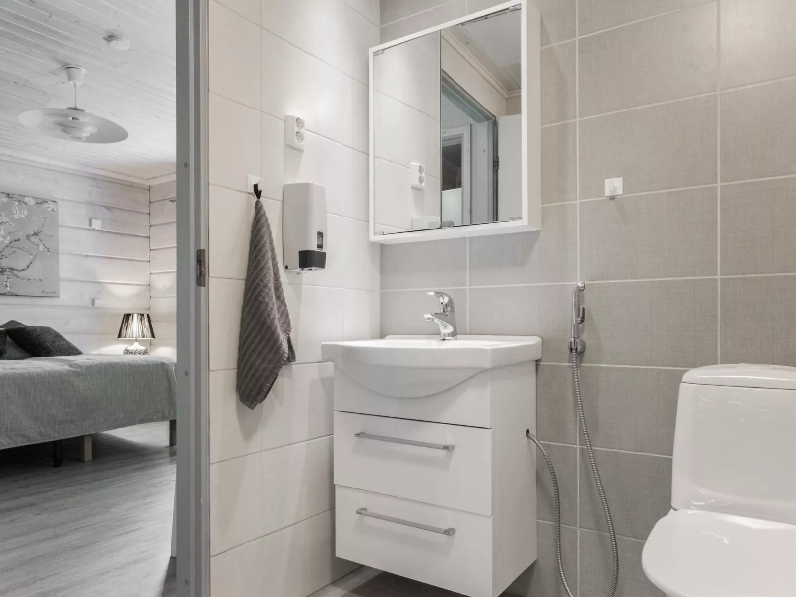 Sinisen tien helmi-Drinnen