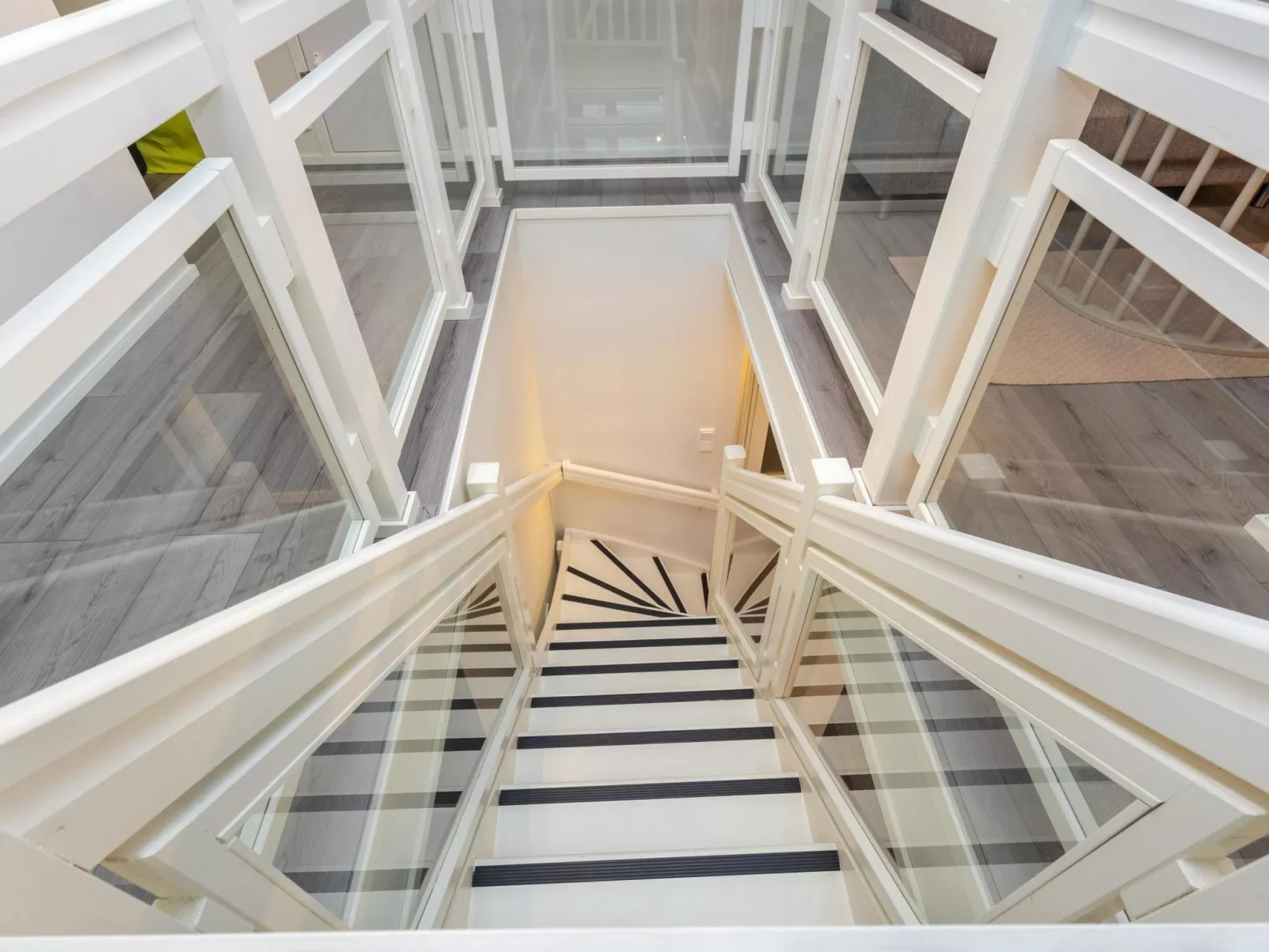 Velhotar 1 a 1-Inside