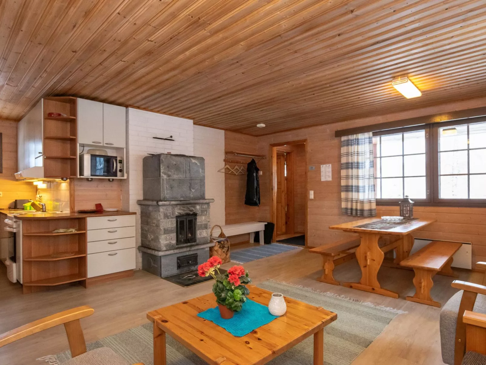 Aamunsarastus-Dedans