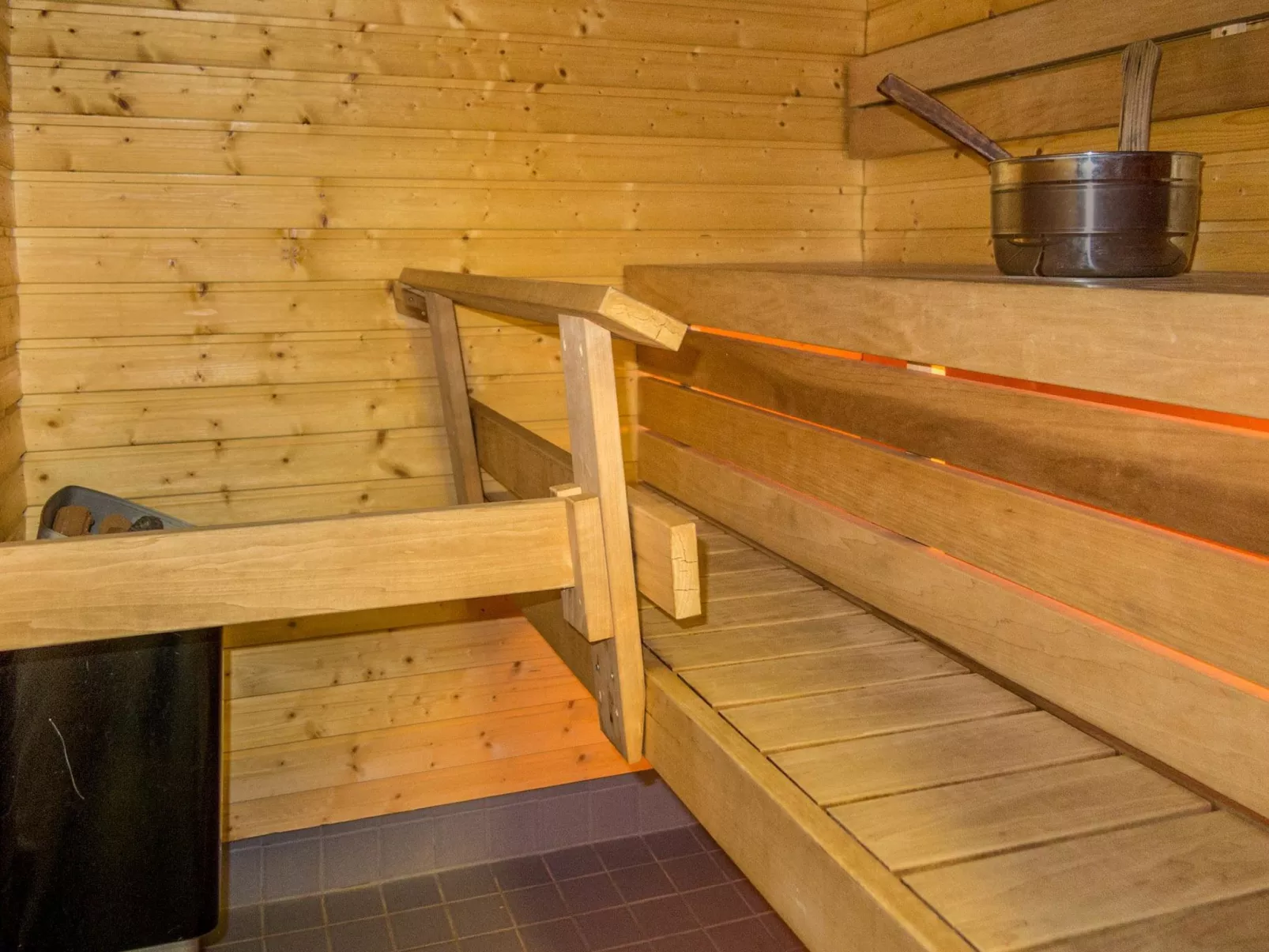 Point vale 4 as 3-Dedans