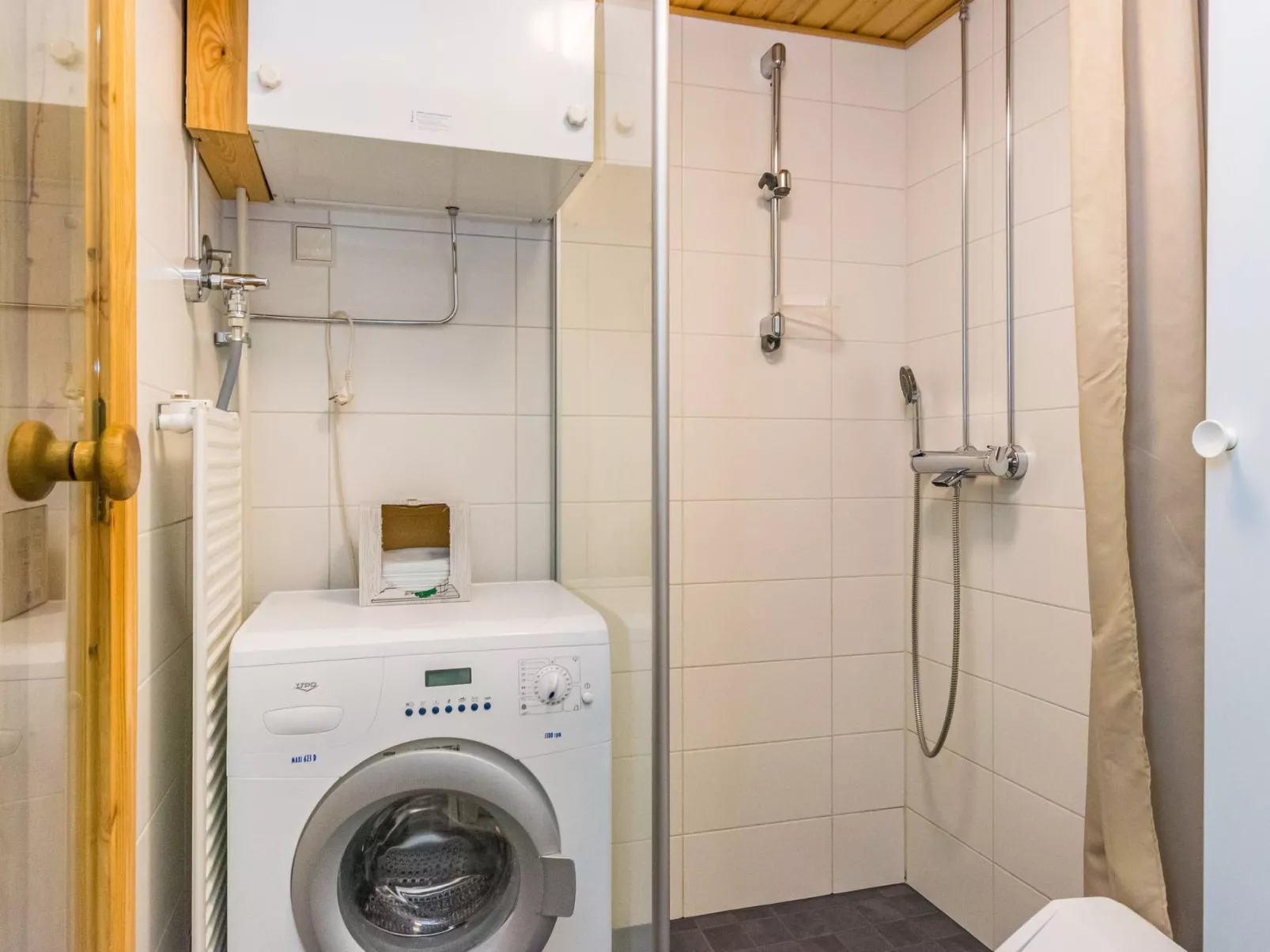 Karhunvartijan pirtti c4-Dedans