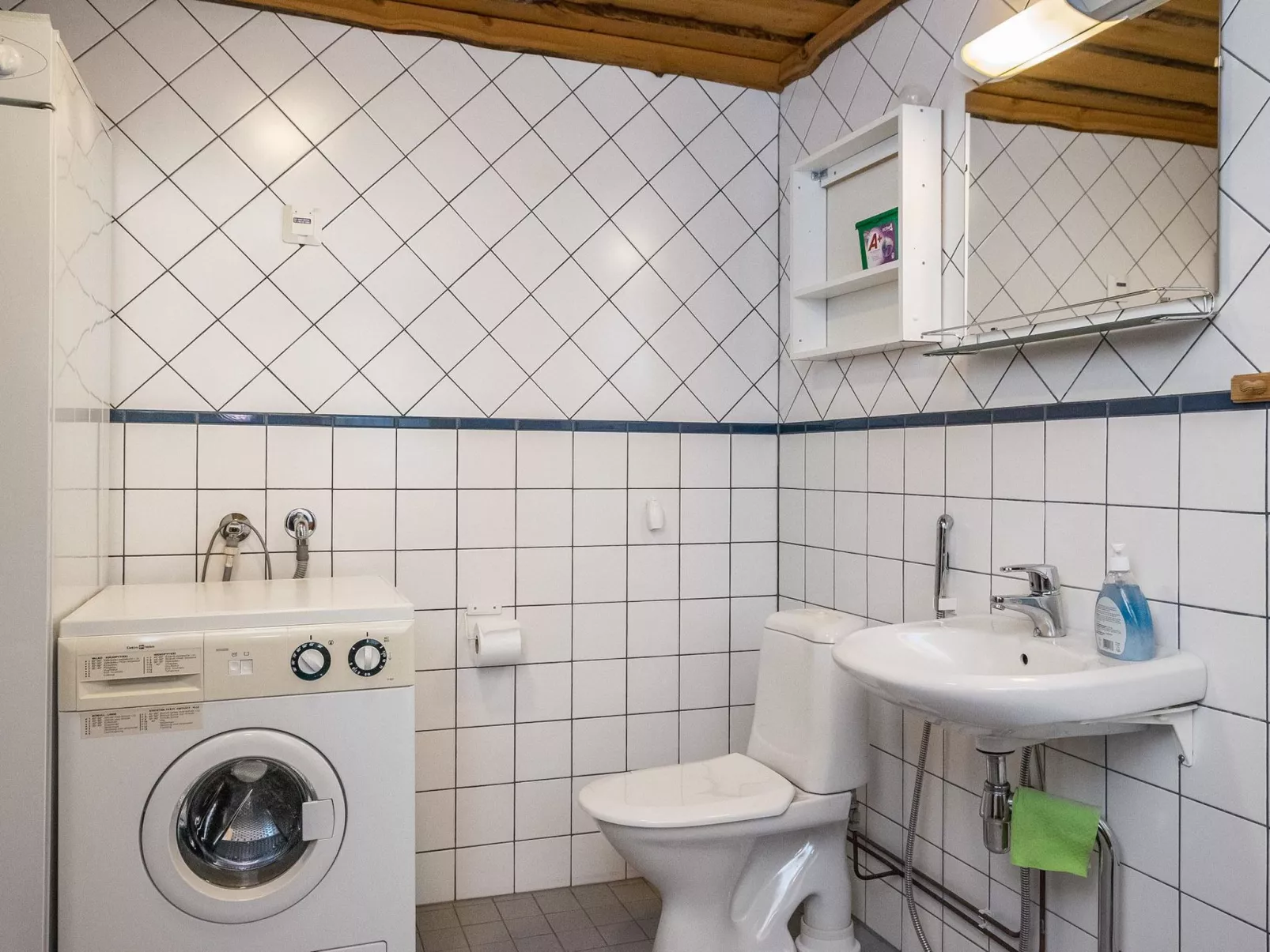 Pihlakieppi 1-Inside