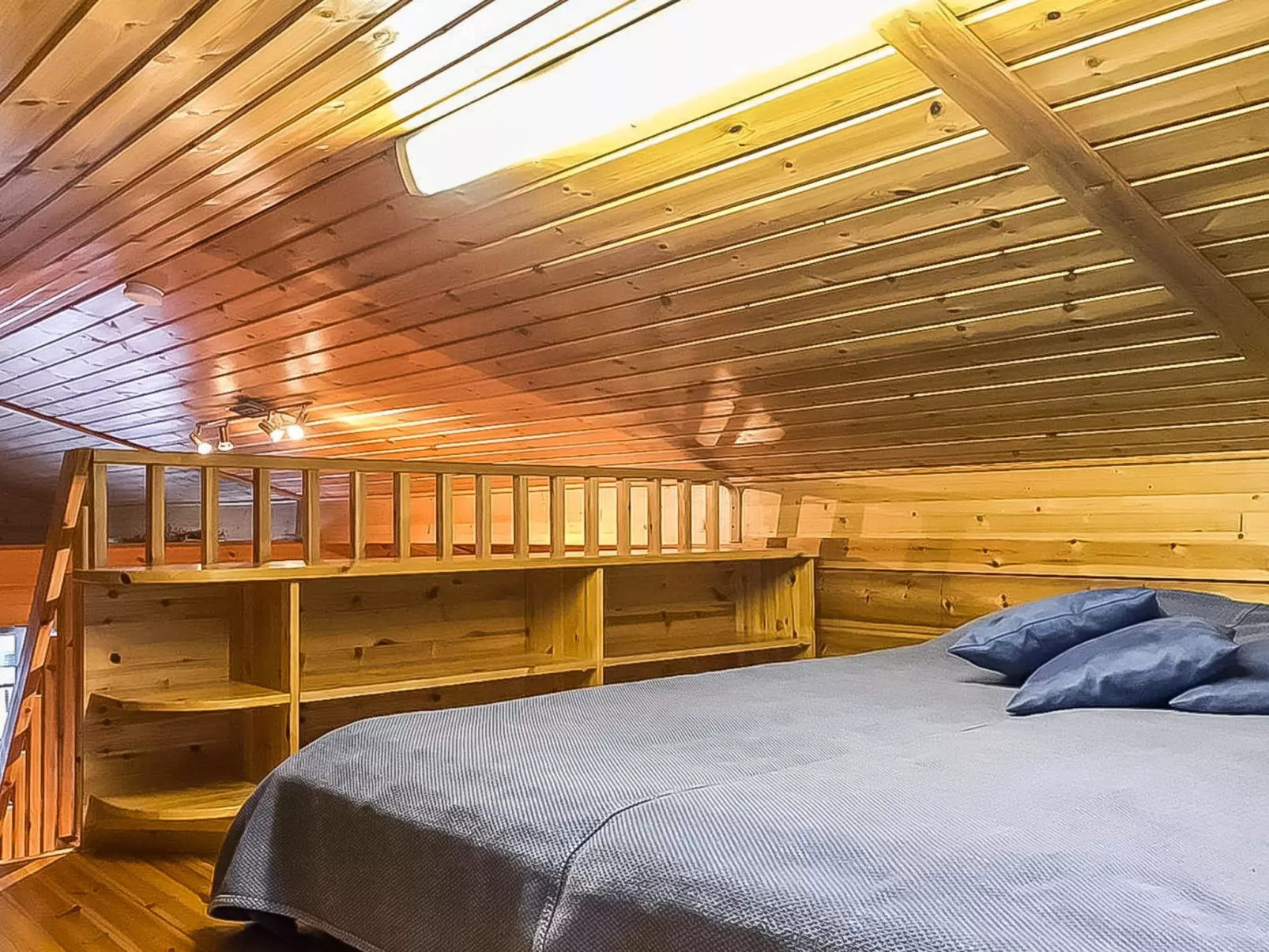 Metsä-vuosseli rukalumous-Dedans