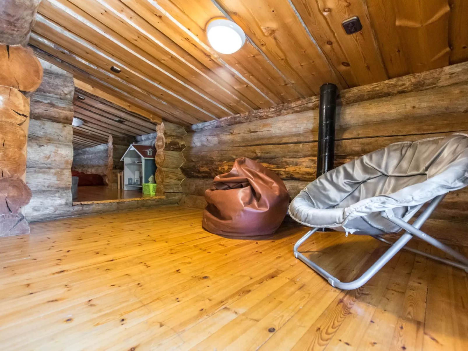 Mustalampi 2 kurkiaura-Dedans