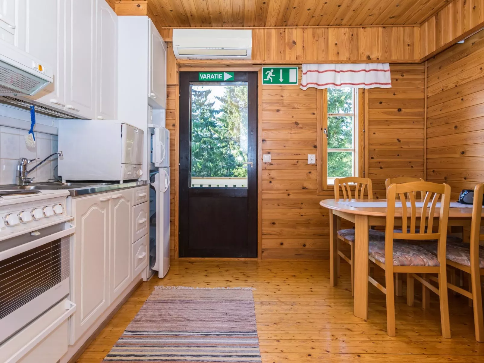 Villa viettorinne-Inside