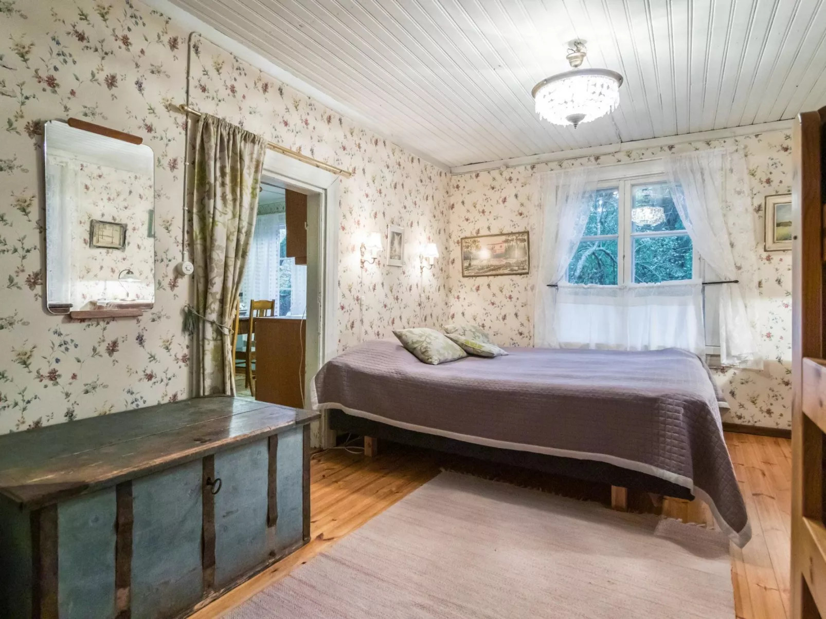 Puutarhurin mökki-Dedans