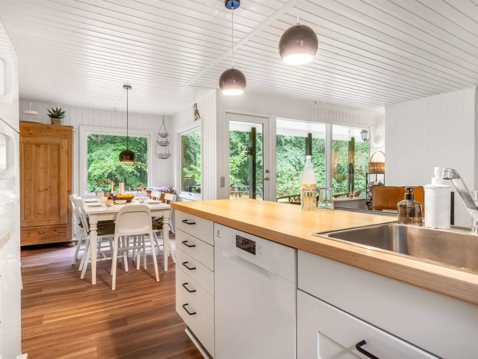 "Gitten" -  from the sea-Inside