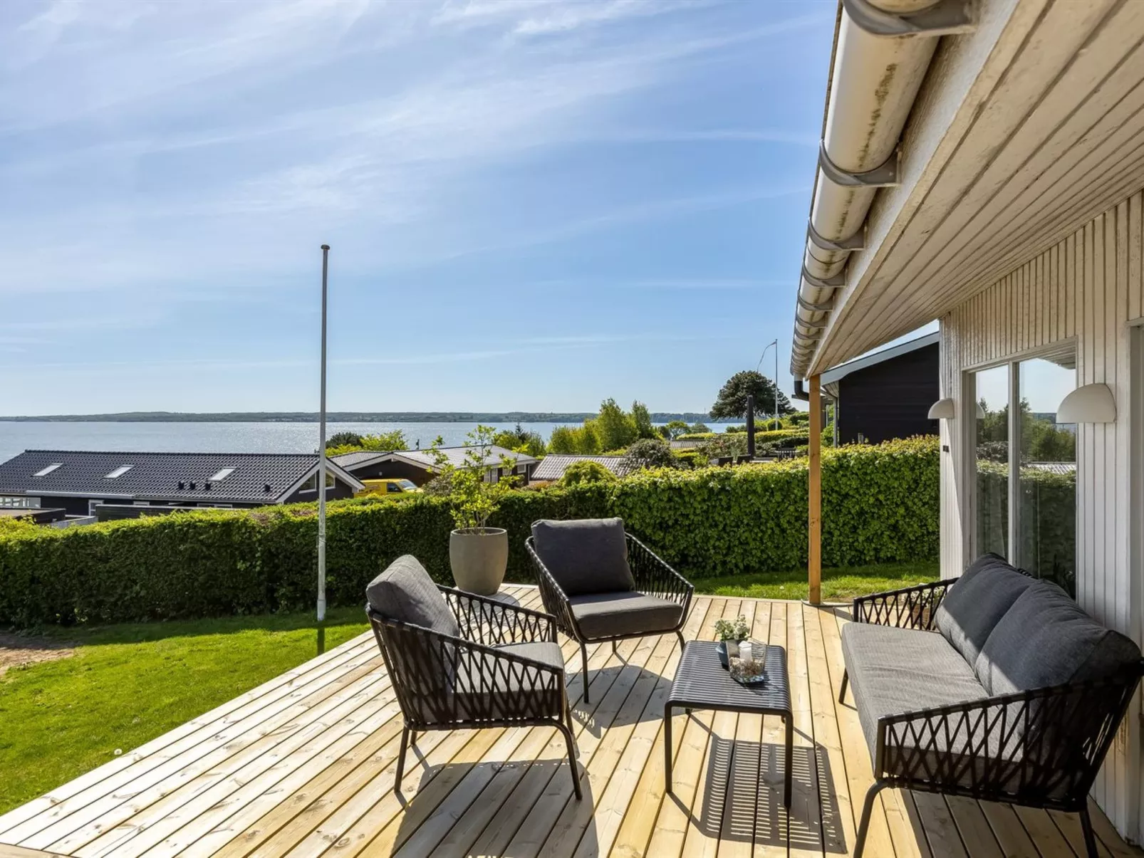 "Tobias" - 45m to the fjord-Draußen