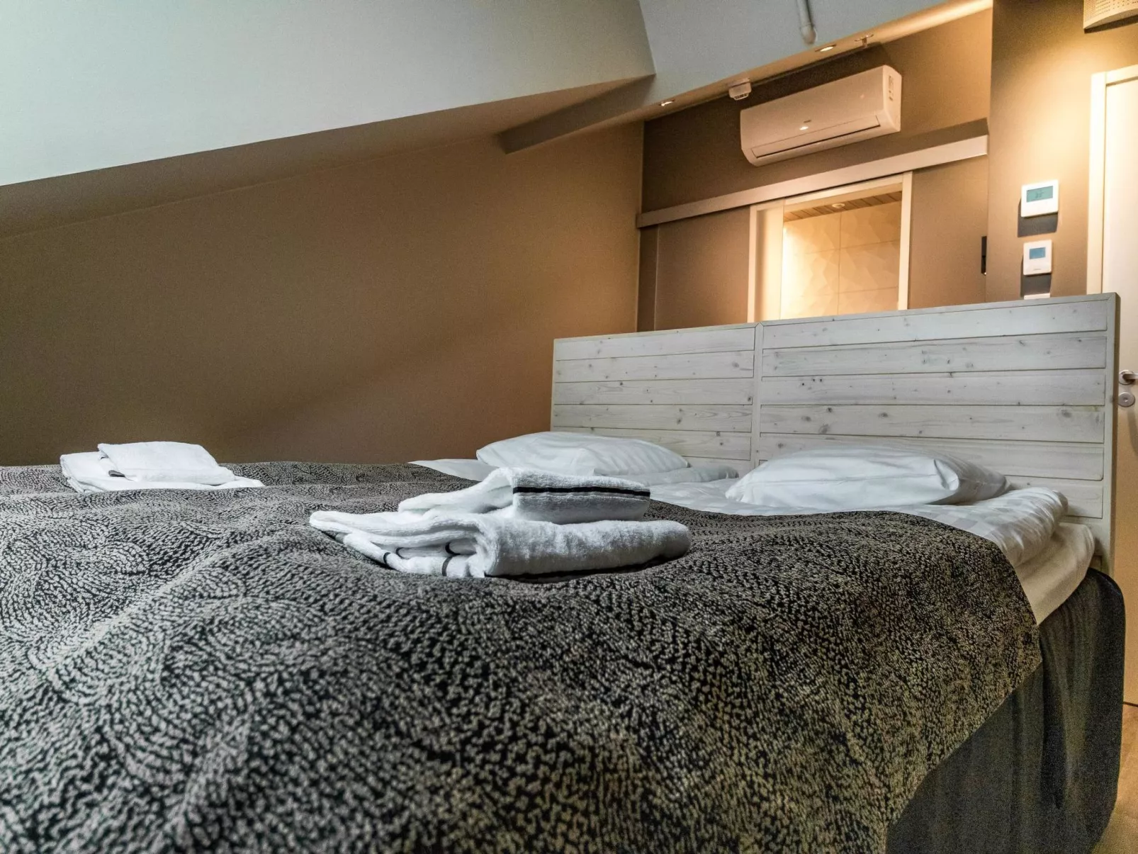 Uniikki 75, c402-Drinnen