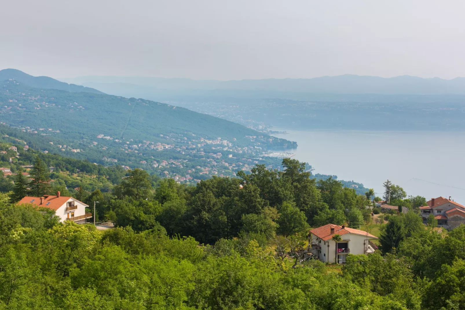 Superb Lovran Apartments with Sea Views - One Bedroom Apartment with Balcony-Im Freien