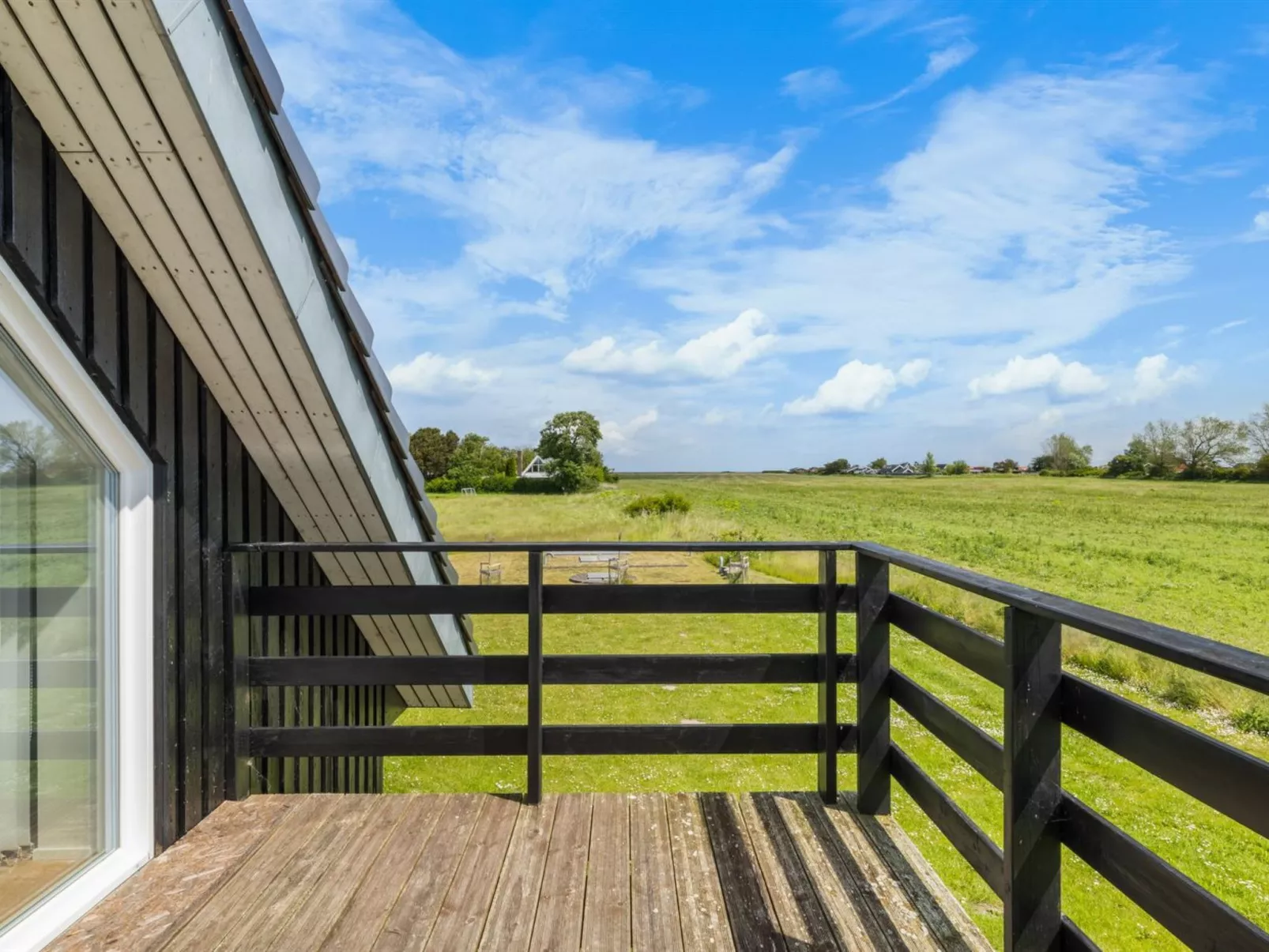 "Ung" - 460m from the sea-Outside