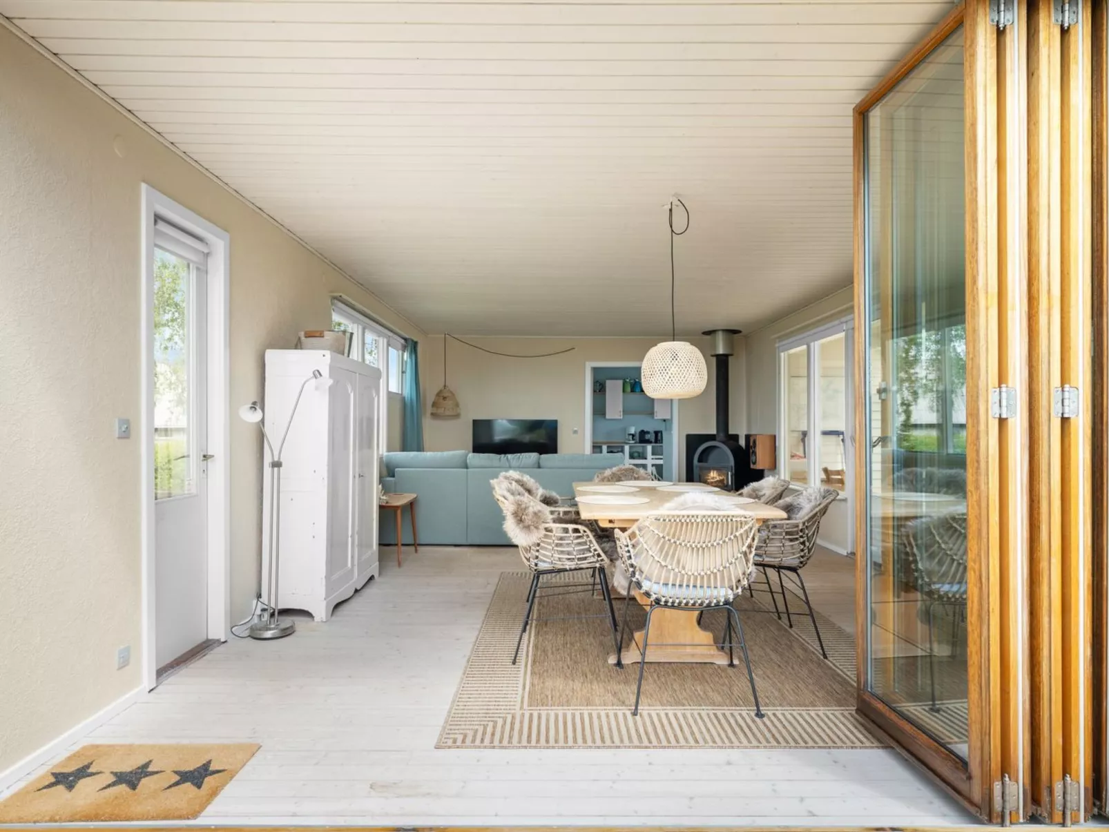 "Nis" - 250m from the sea-Inside