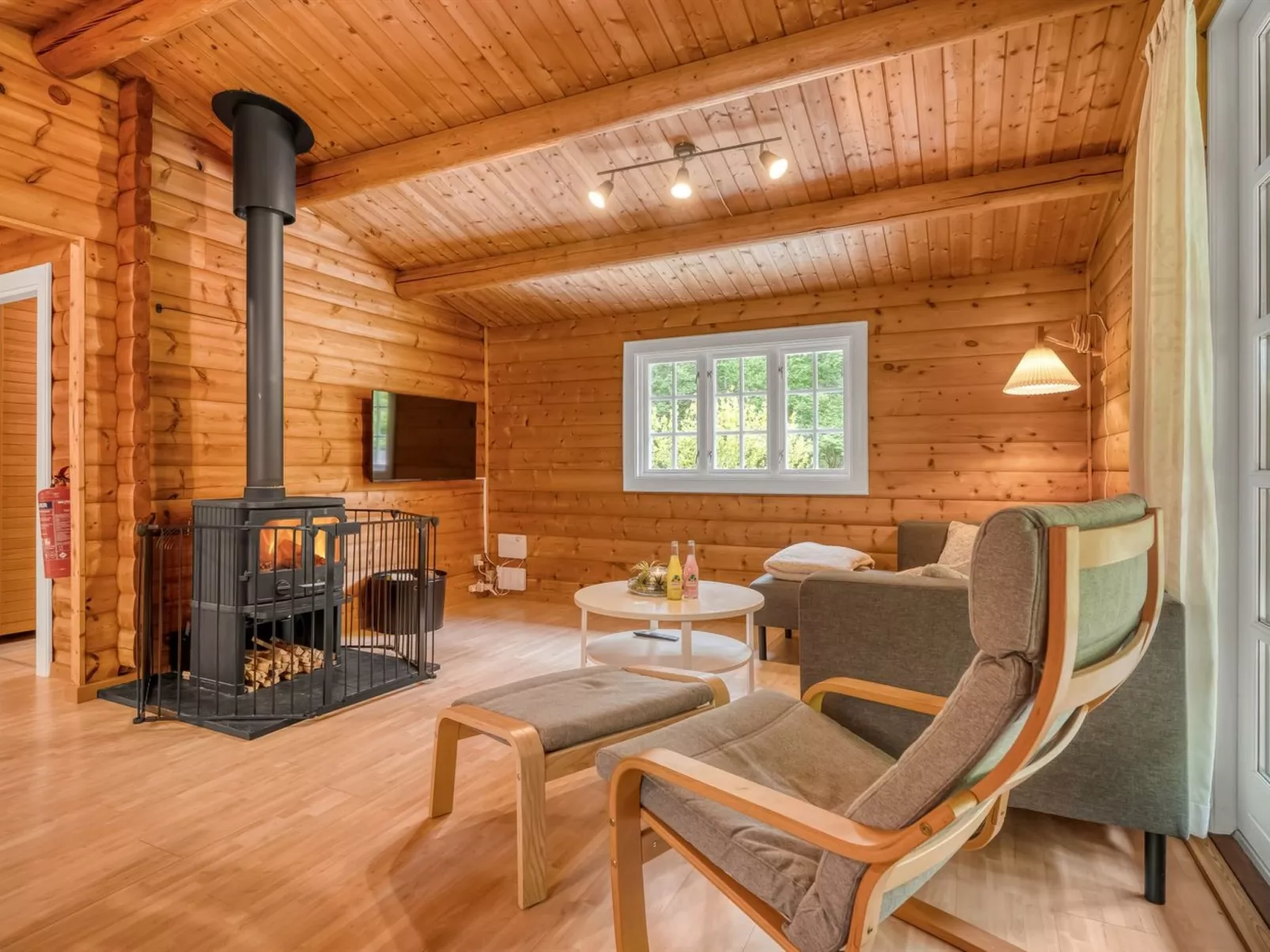 "Thermet" - 1.6km from the sea-Inside