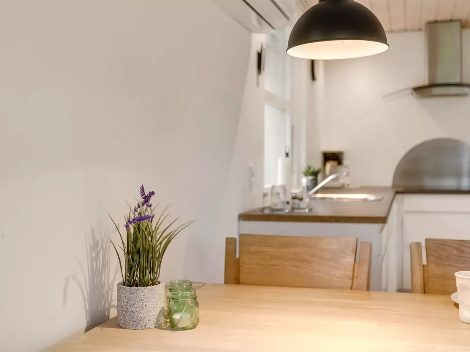 "Alica" -  from the sea-Dedans