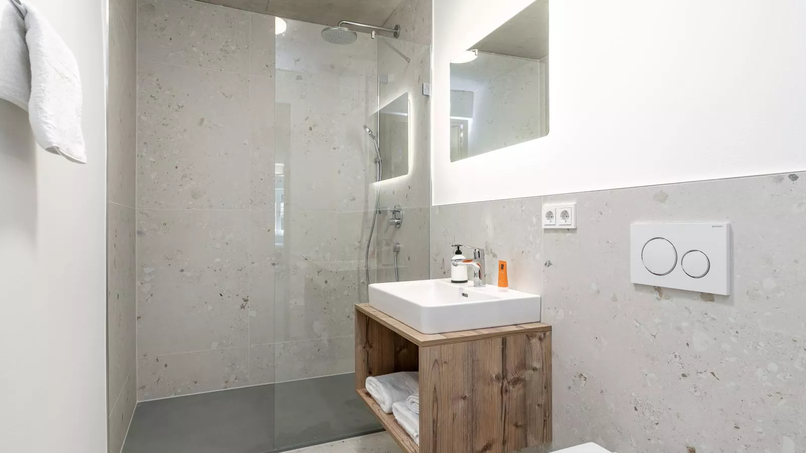 Hopfgarten Alpin Living Top 4-Bathroom