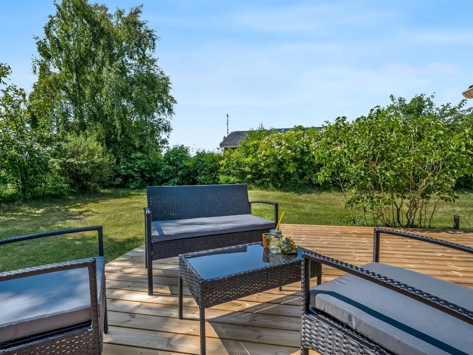 "Leeve" - 1.3km from the sea-Outside