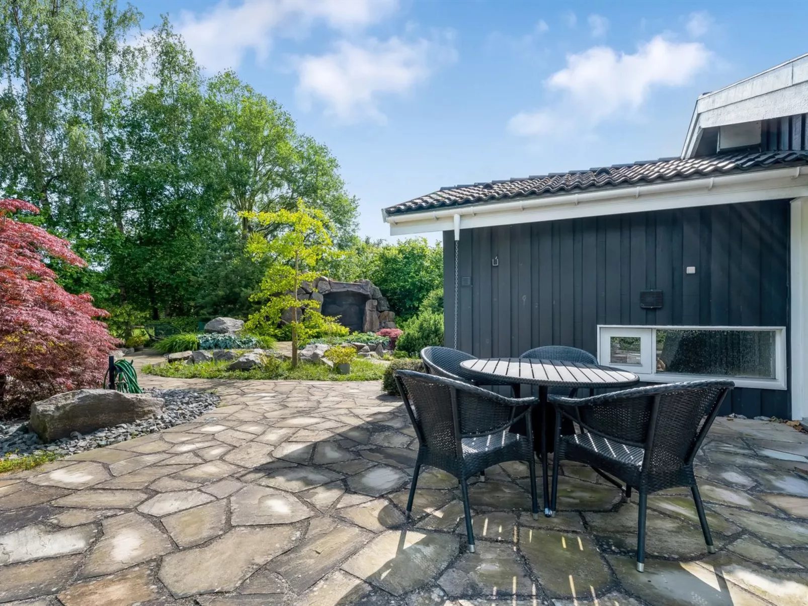 "Ellie" - 700m from the sea-Outside