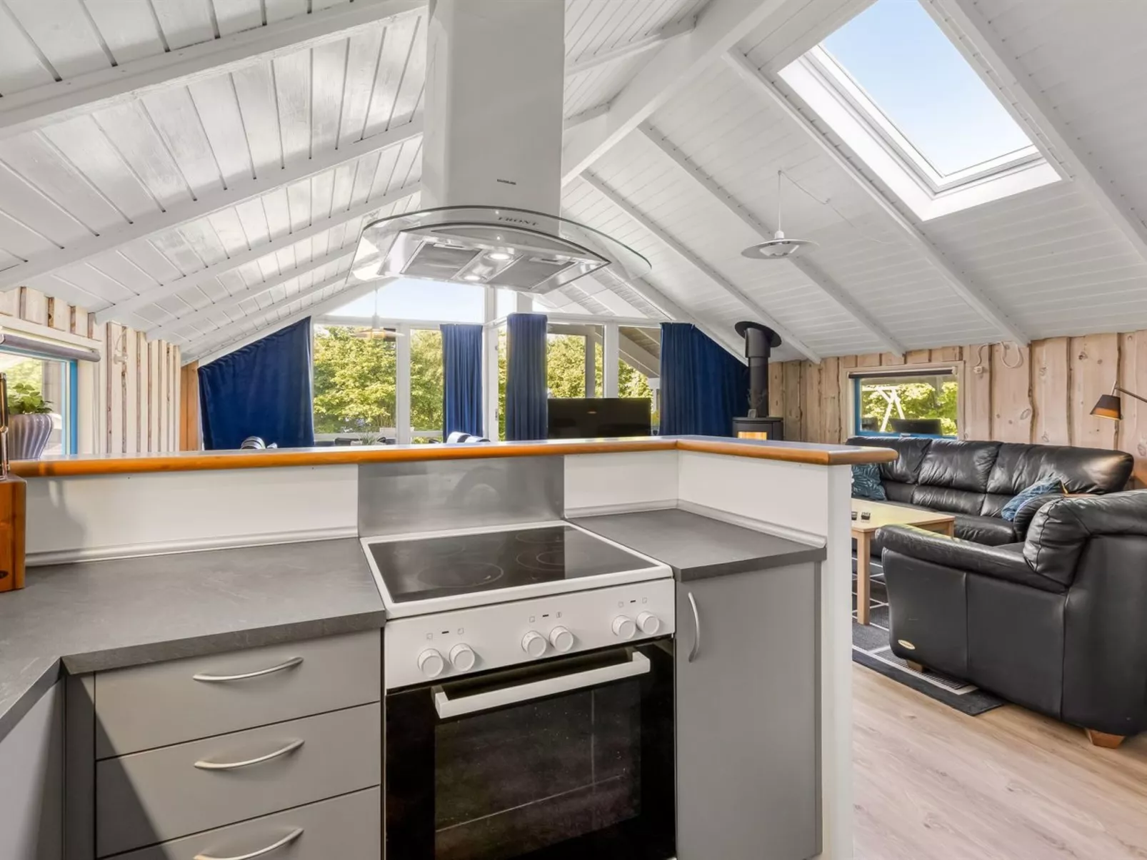 "Kai" - 400m from the sea-Drinnen