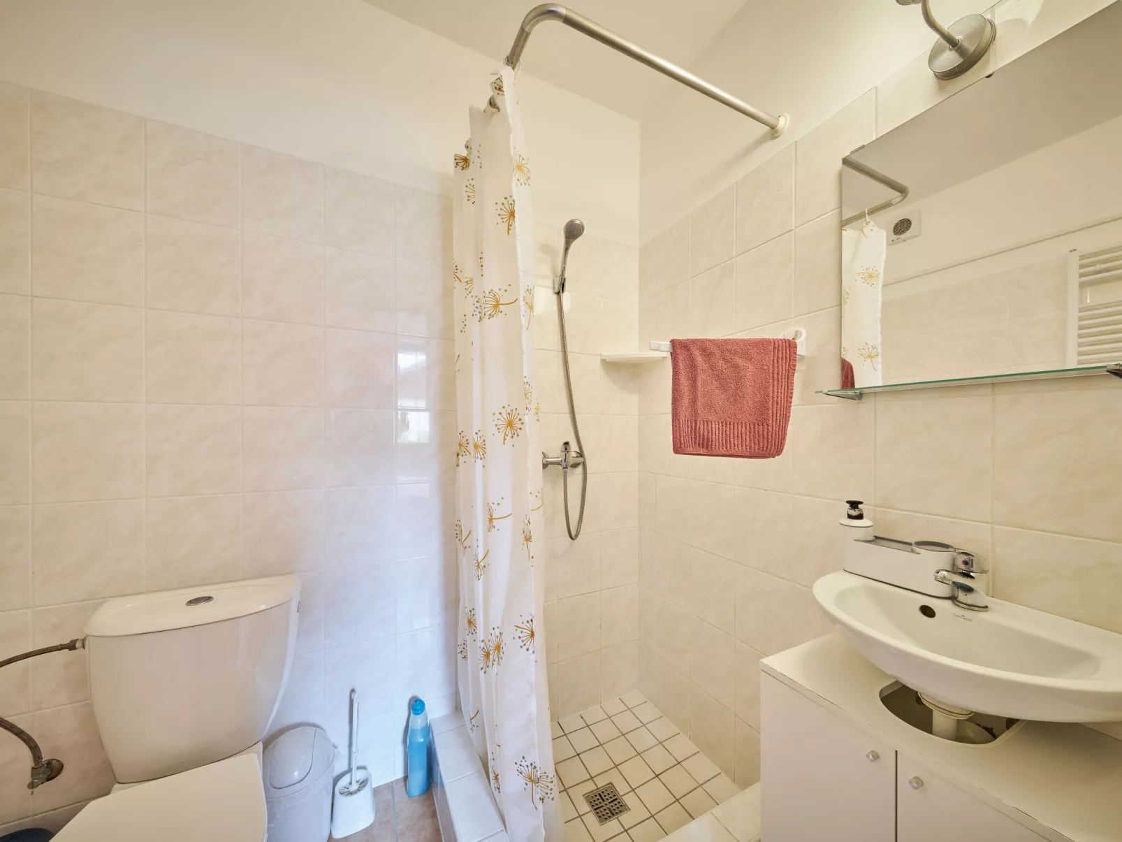 U Švýcarského dvora-Inside