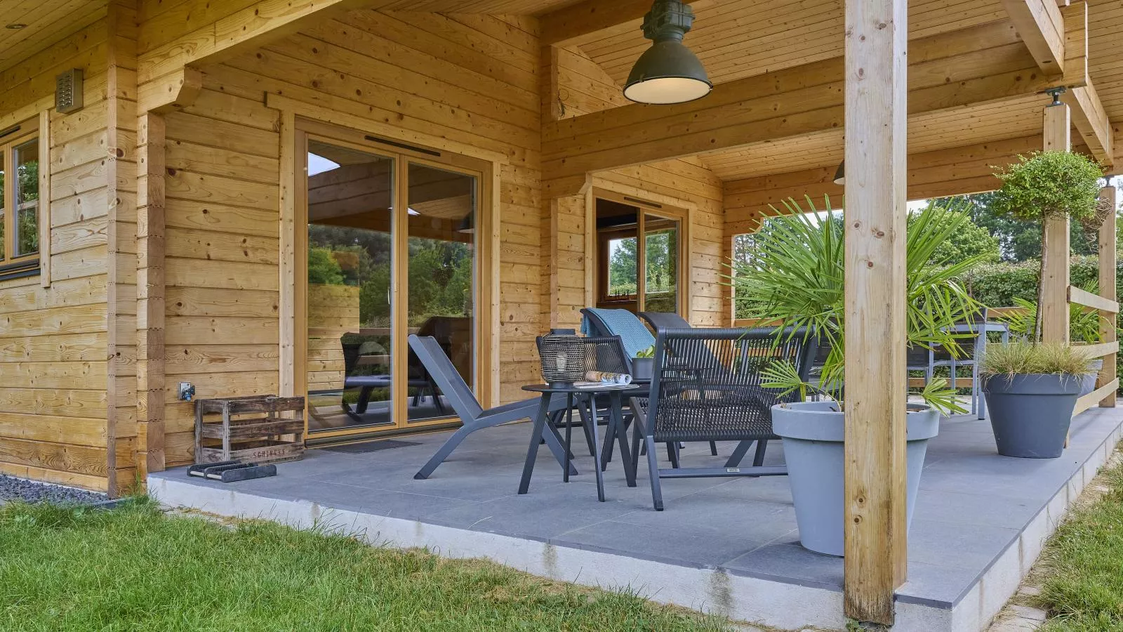 Bie Leentje op de Wei-Terrasse / balcon