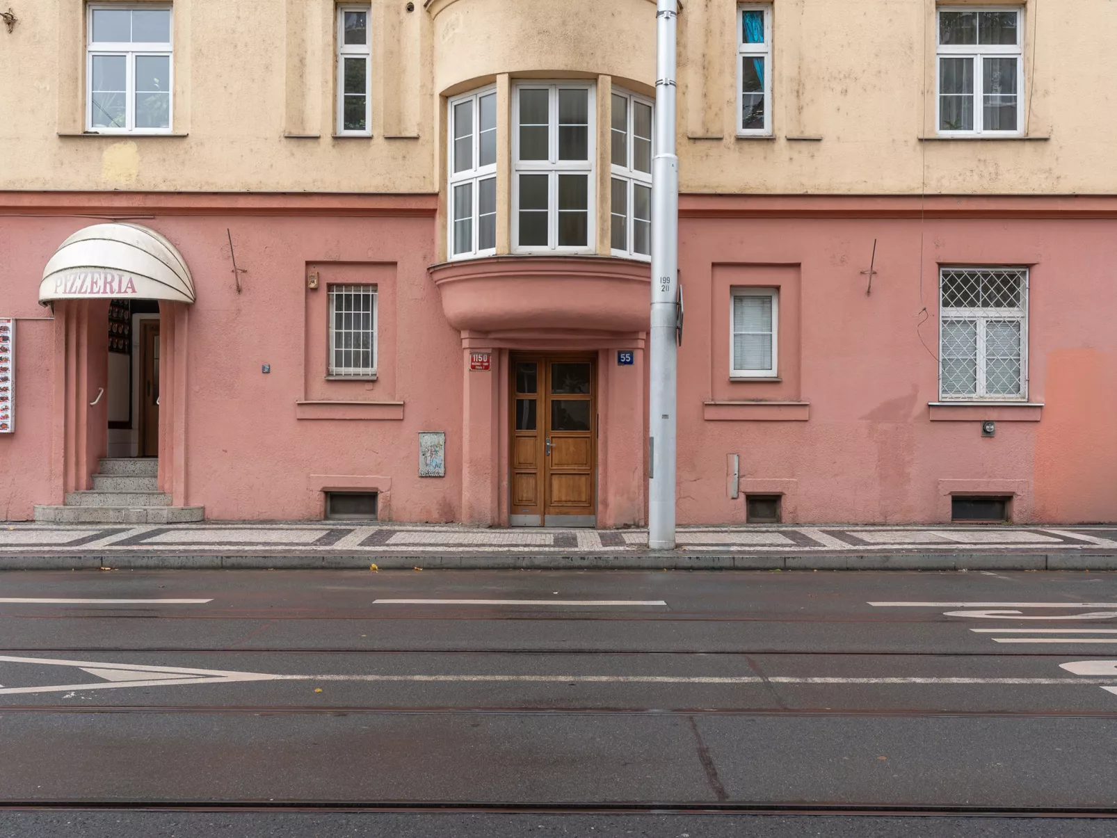 Art District Nook-Outside