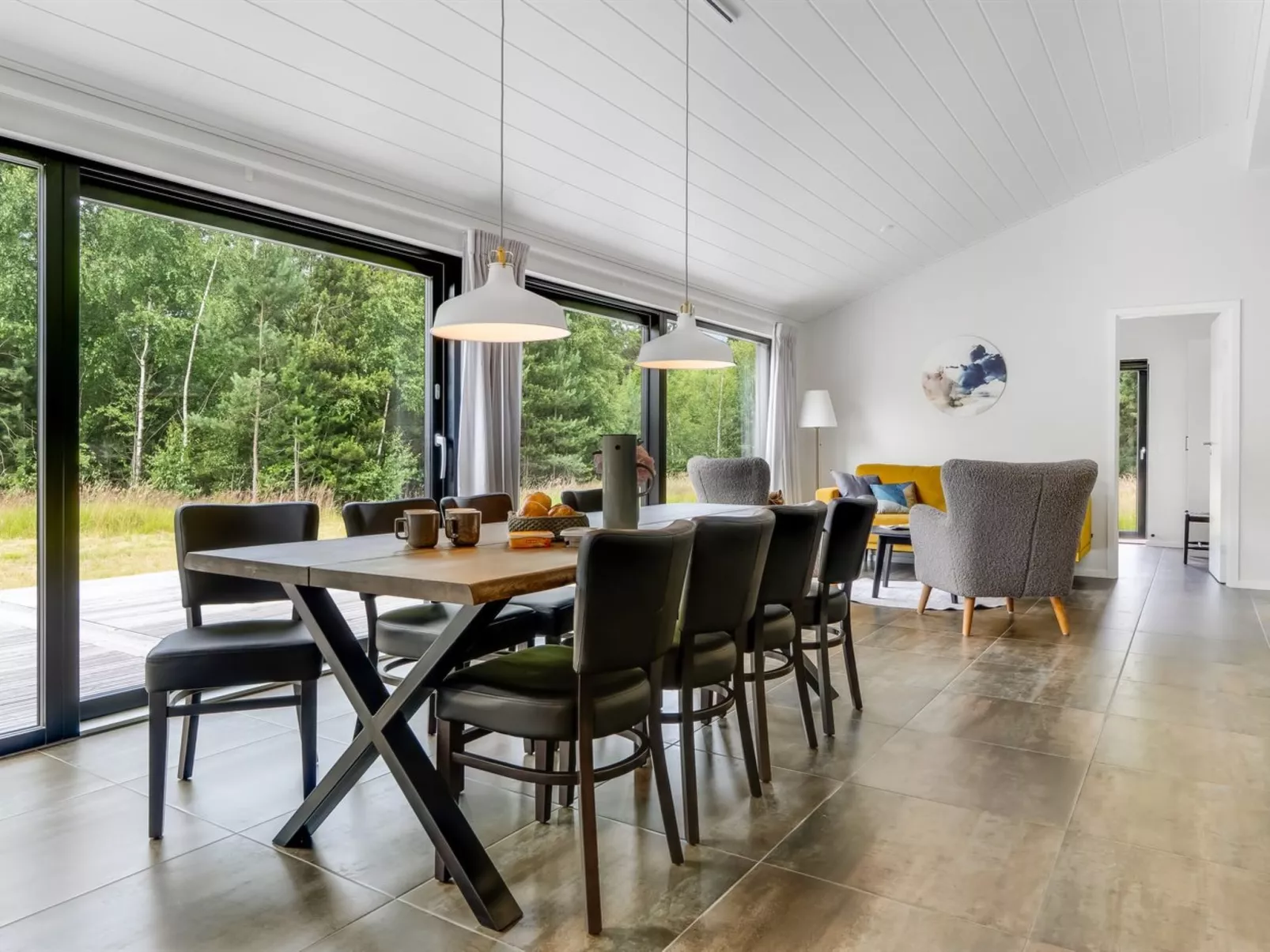 "Sighvat" - 300m from the sea-Drinnen