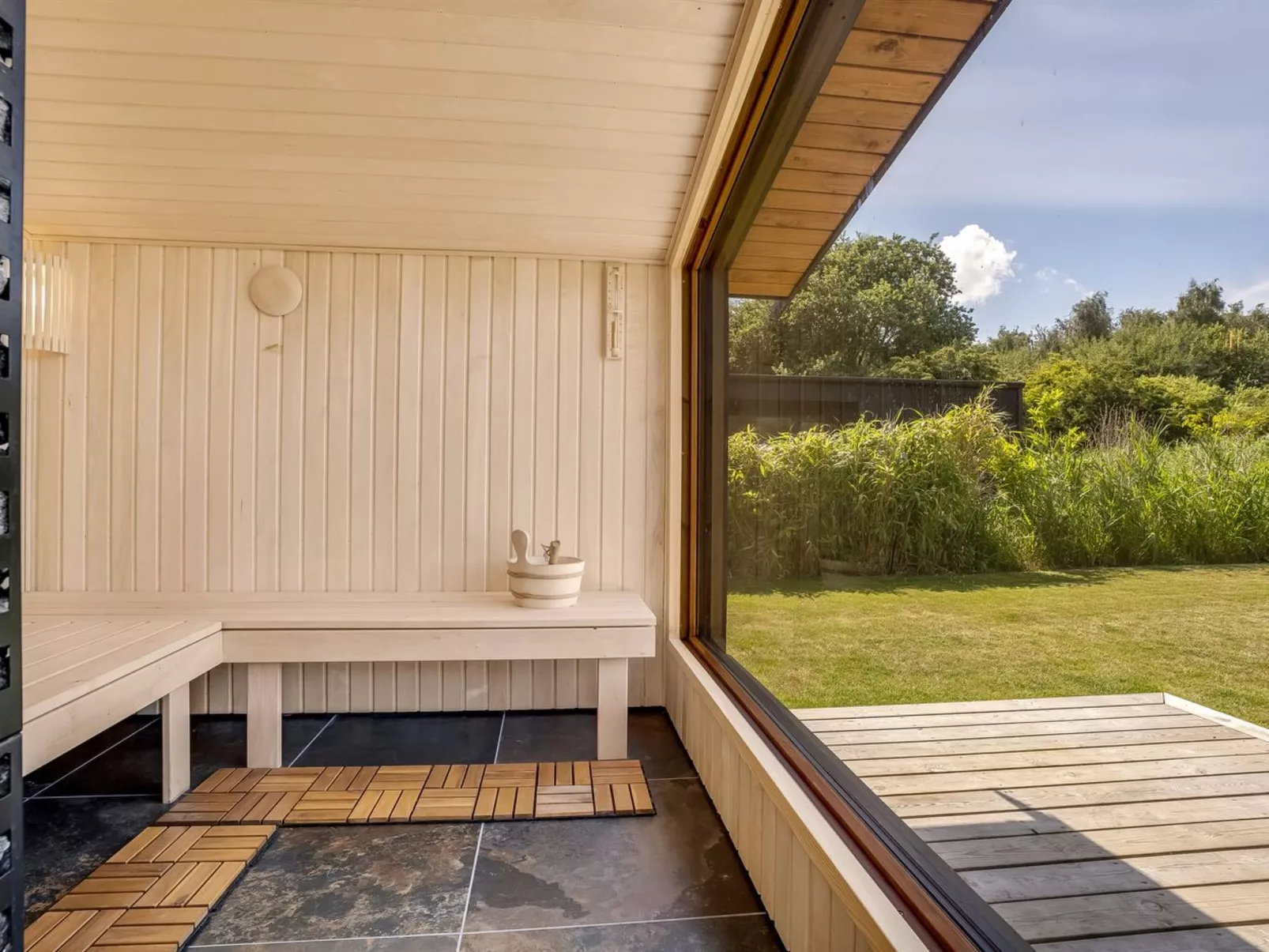 "Apelone" - 900m from the sea-Draußen