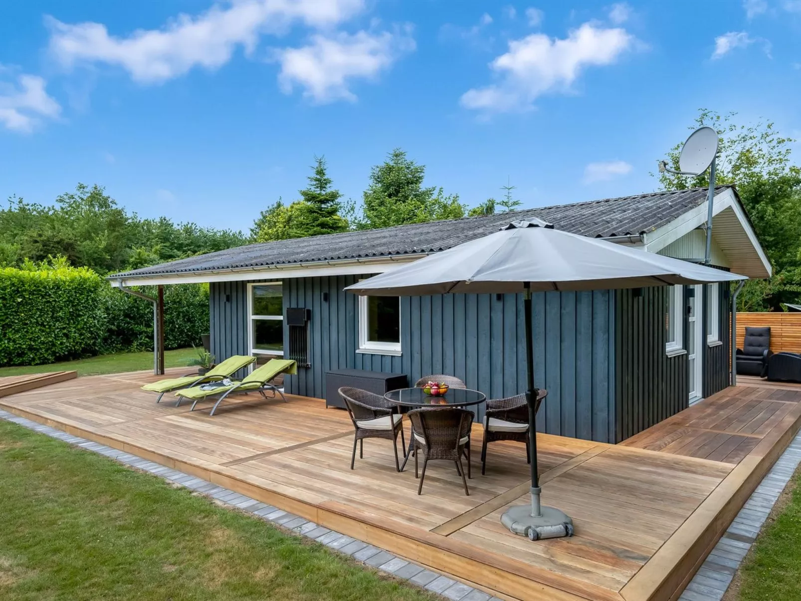 "Ellie" - 500m from the sea-Dehors