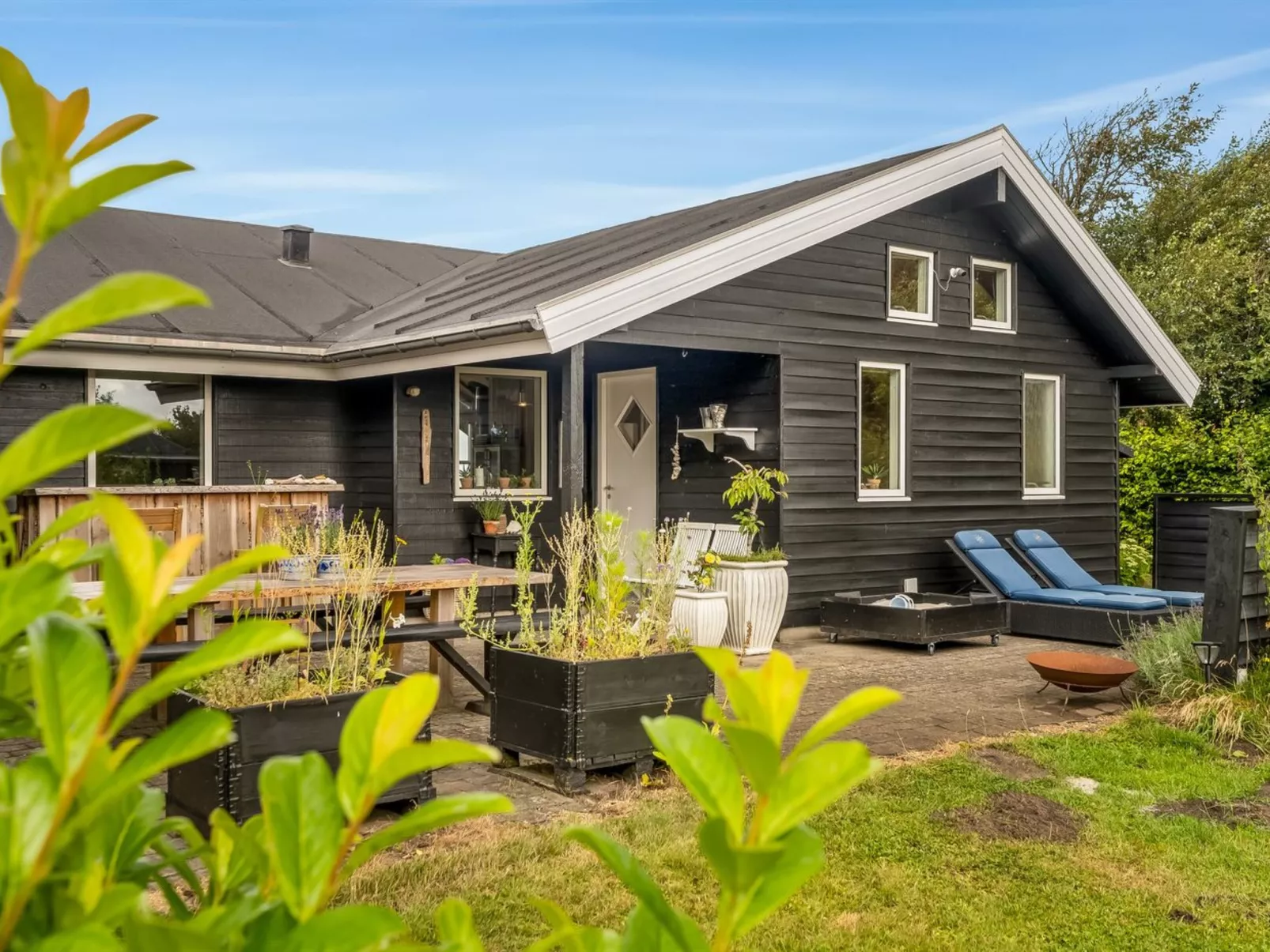 "Diderik" - 20m to the fjord-Outside