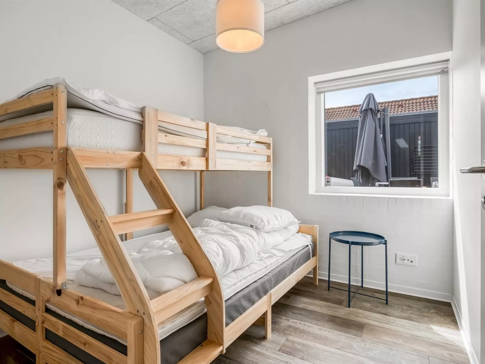 "Bondi" - 75m from the sea-Drinnen