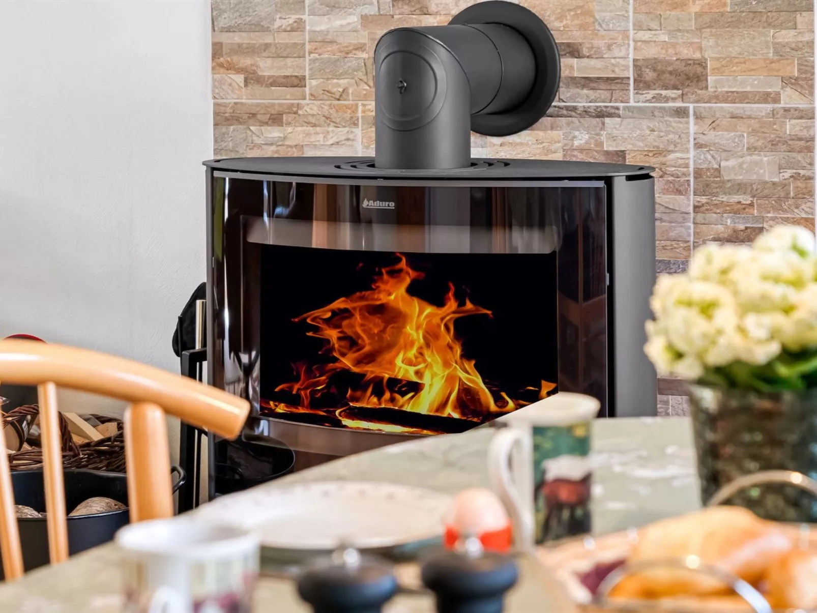 "Sallie" - 500m to the fjord-Drinnen