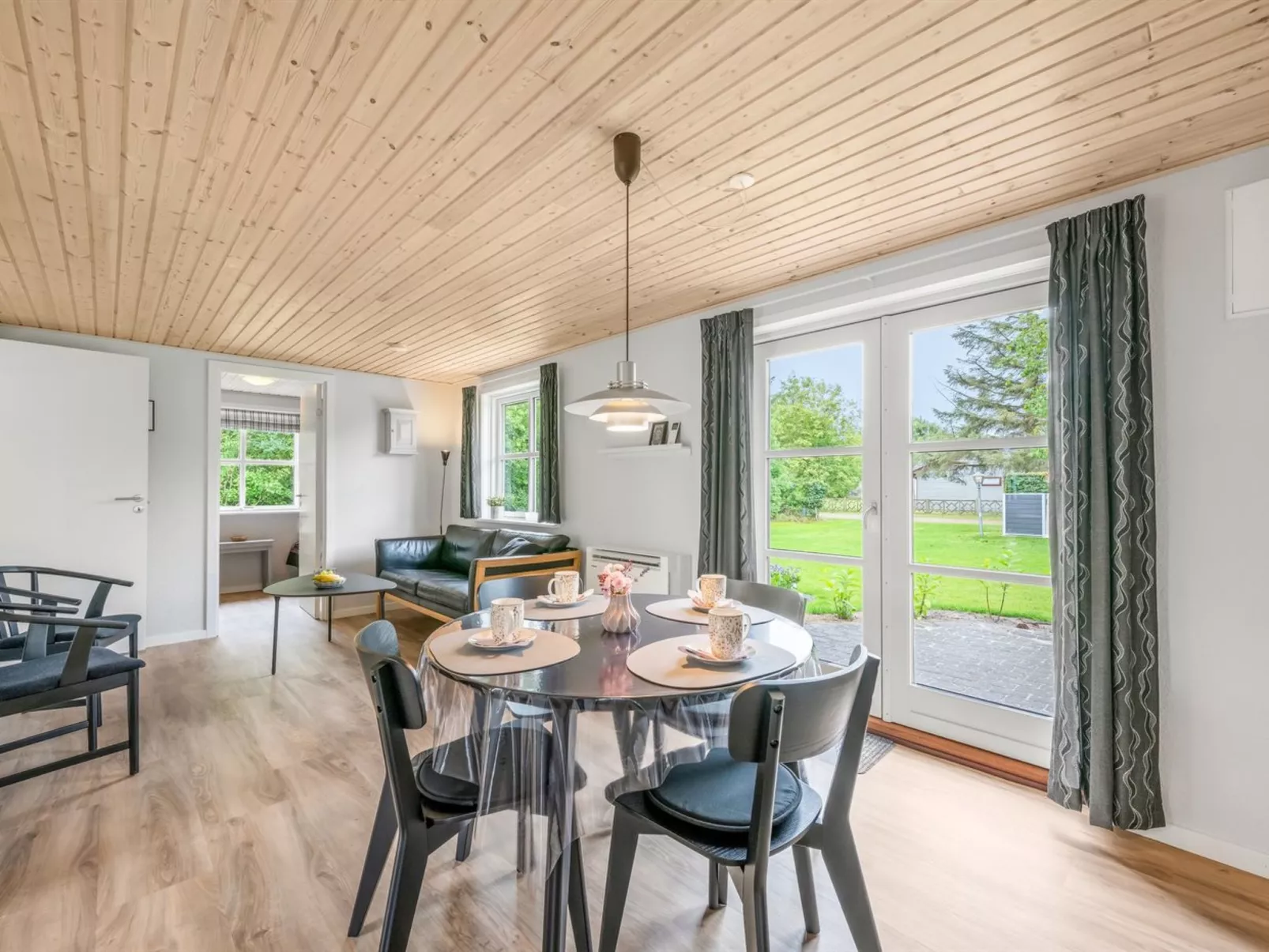 "Roland" - 200m to the fjord-Dedans