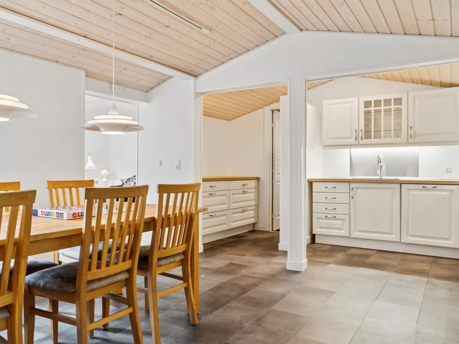 "Sixten" - 400m to the fjord-Inside