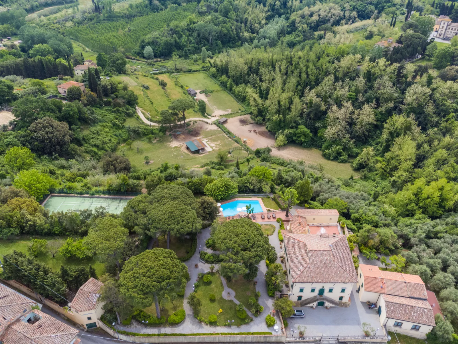 Villa La Guardia Vecchia-Draußen