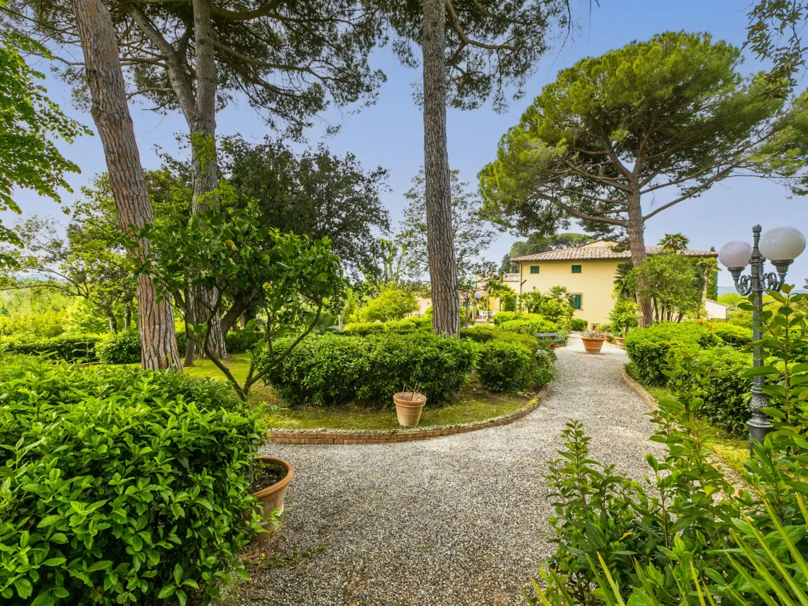 Villa La Guardia Vecchia-Draußen