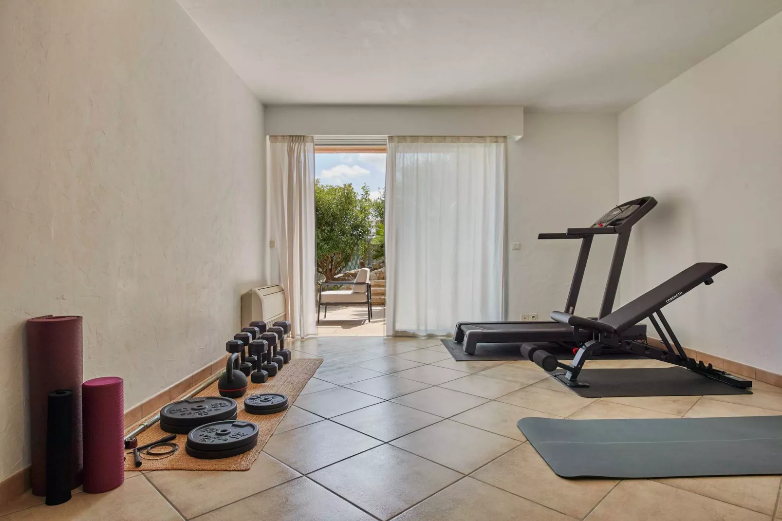 AP-652-PERTUADES-Untagged