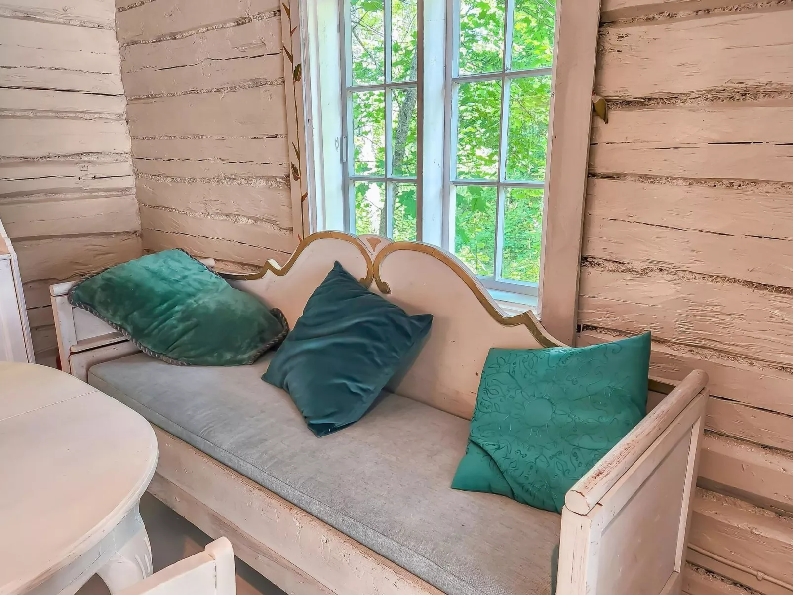 Den lilla röda stugan-Drinnen