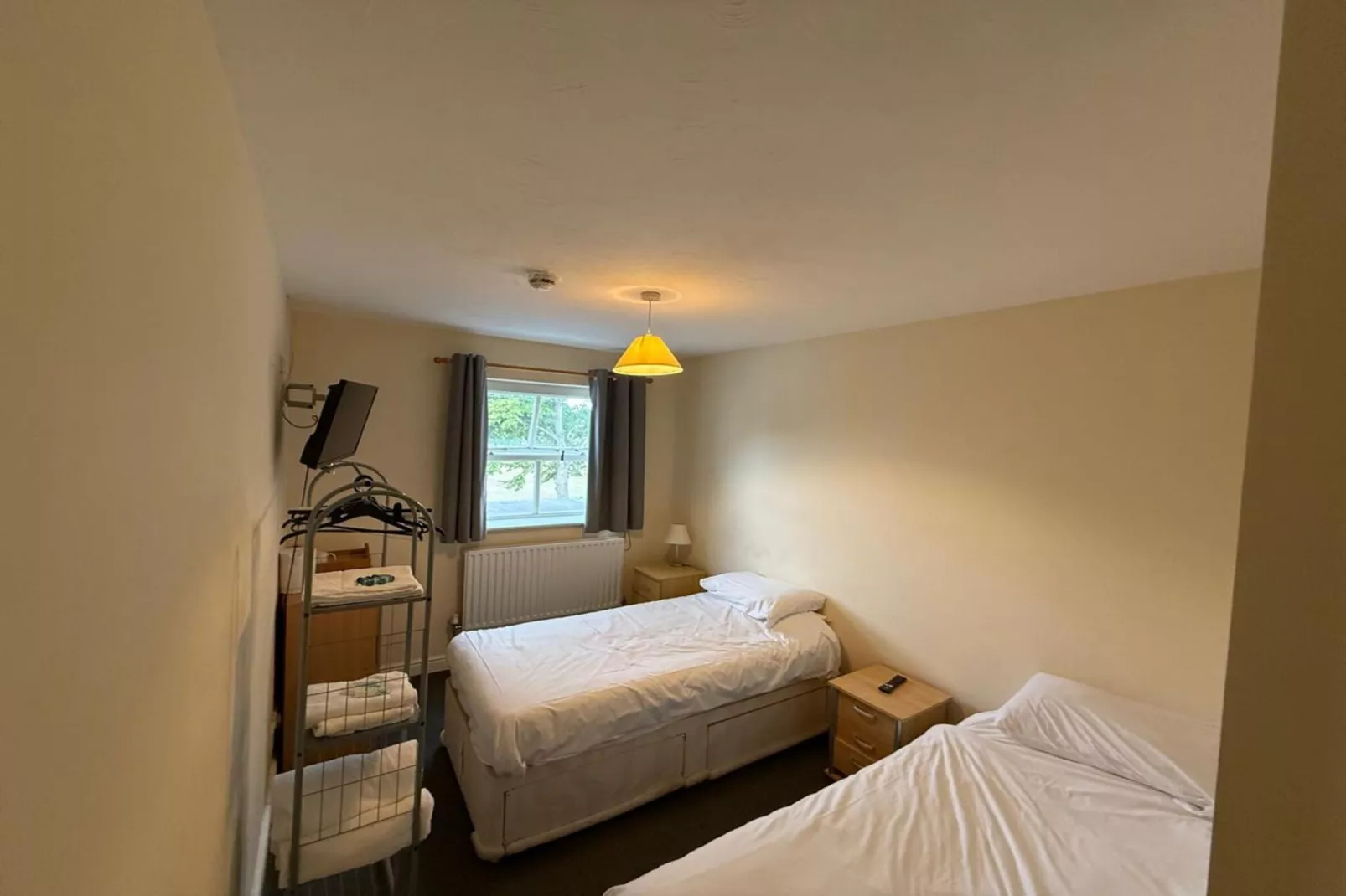 Standard Twin Room-Bedroom