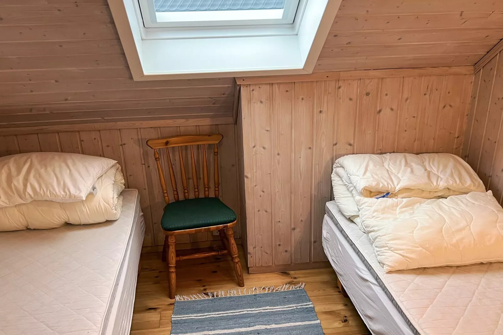 Retraite en bord de mer avec bateaux et pêche-Intérieur