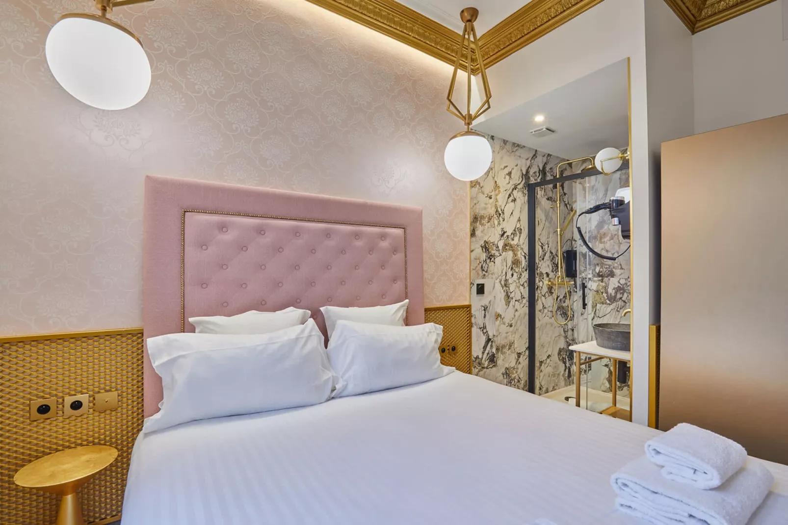 COLISEE D-Image-tags.