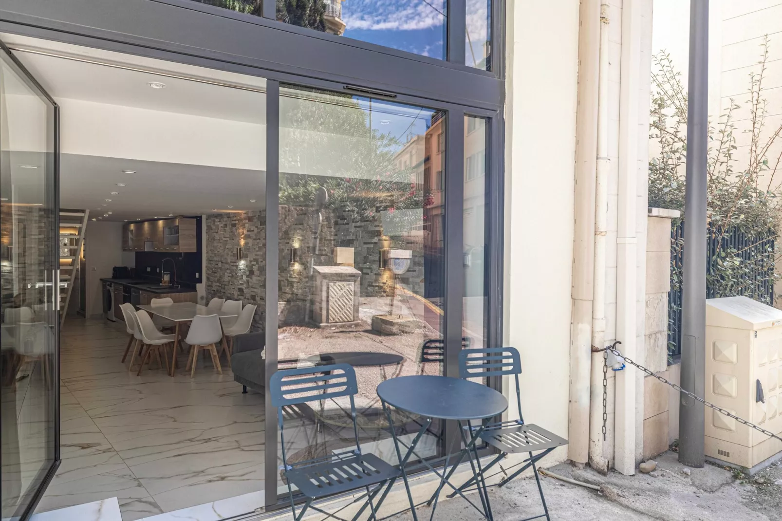 AP-8-GRAGLIA-D-Untagged