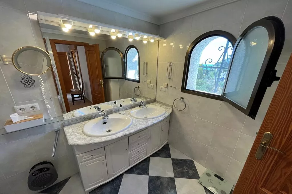 452041-Nicht zugeordnet